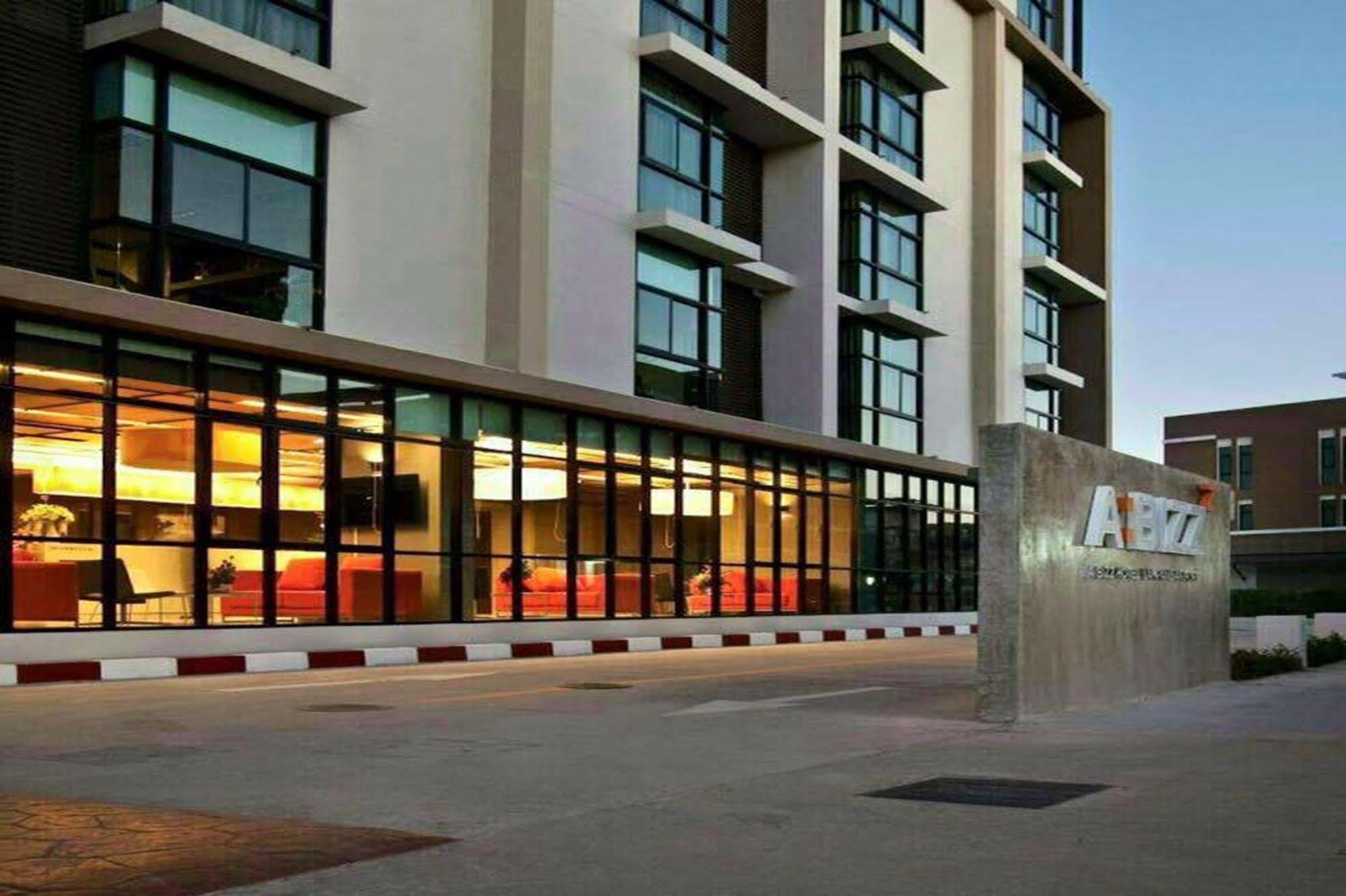 Abizz Hotel Lampang Airport Exterior photo