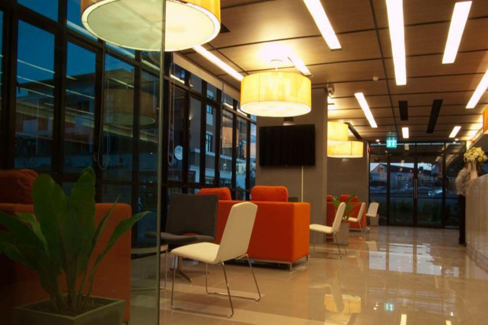 Abizz Hotel Lampang Airport Exterior photo